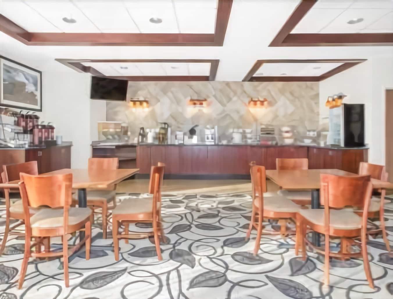 Ramada By Wyndham Denver International Airport Экстерьер фото