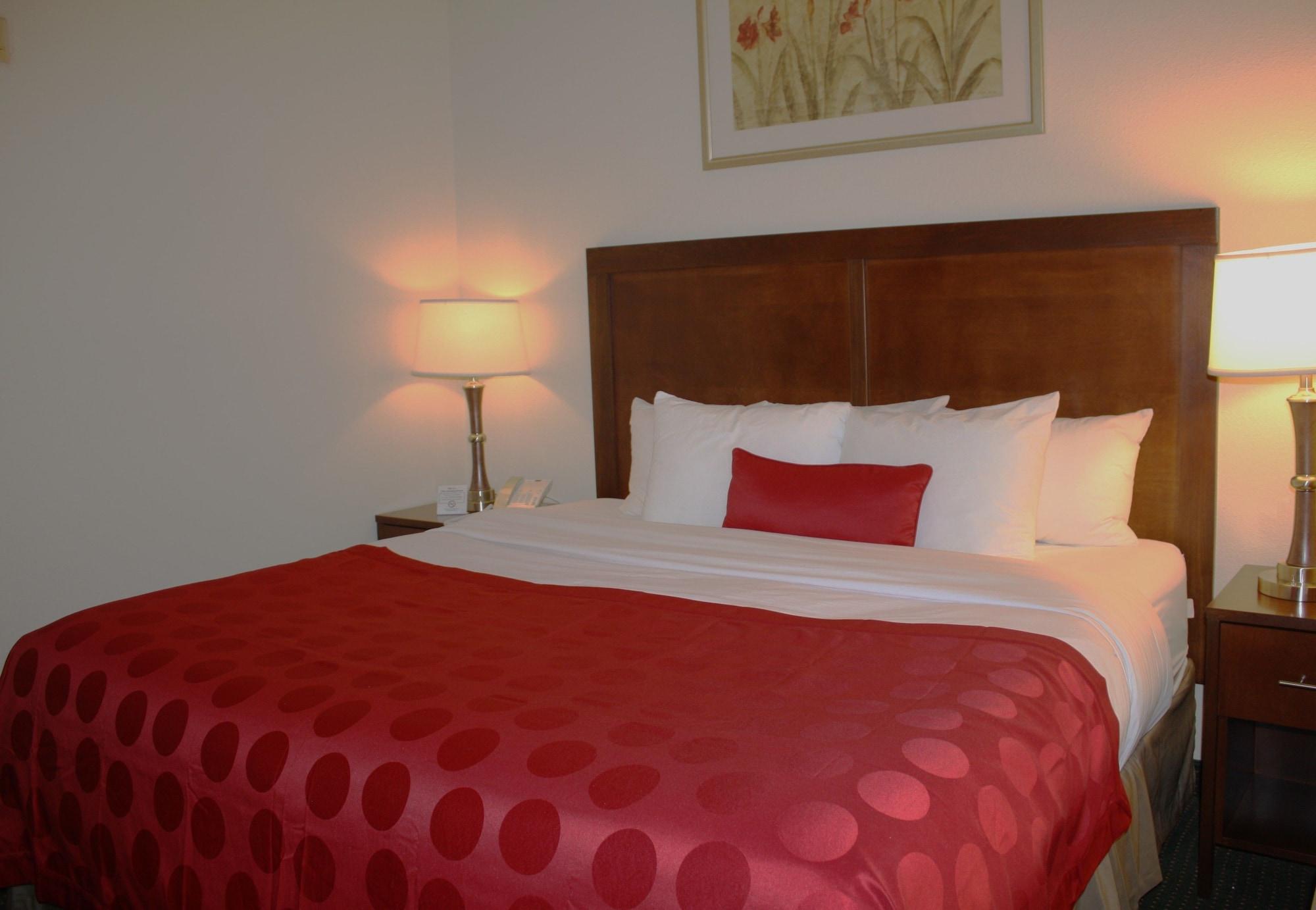Ramada By Wyndham Denver International Airport Экстерьер фото