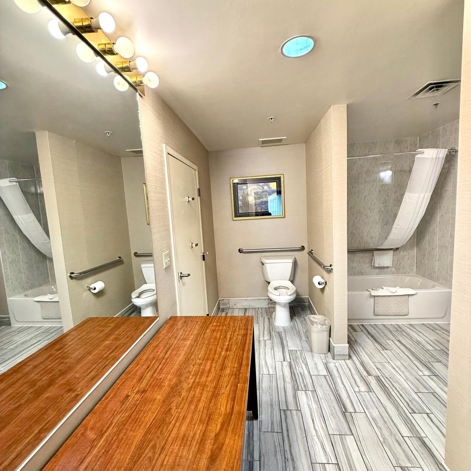 Ramada By Wyndham Denver International Airport Экстерьер фото
