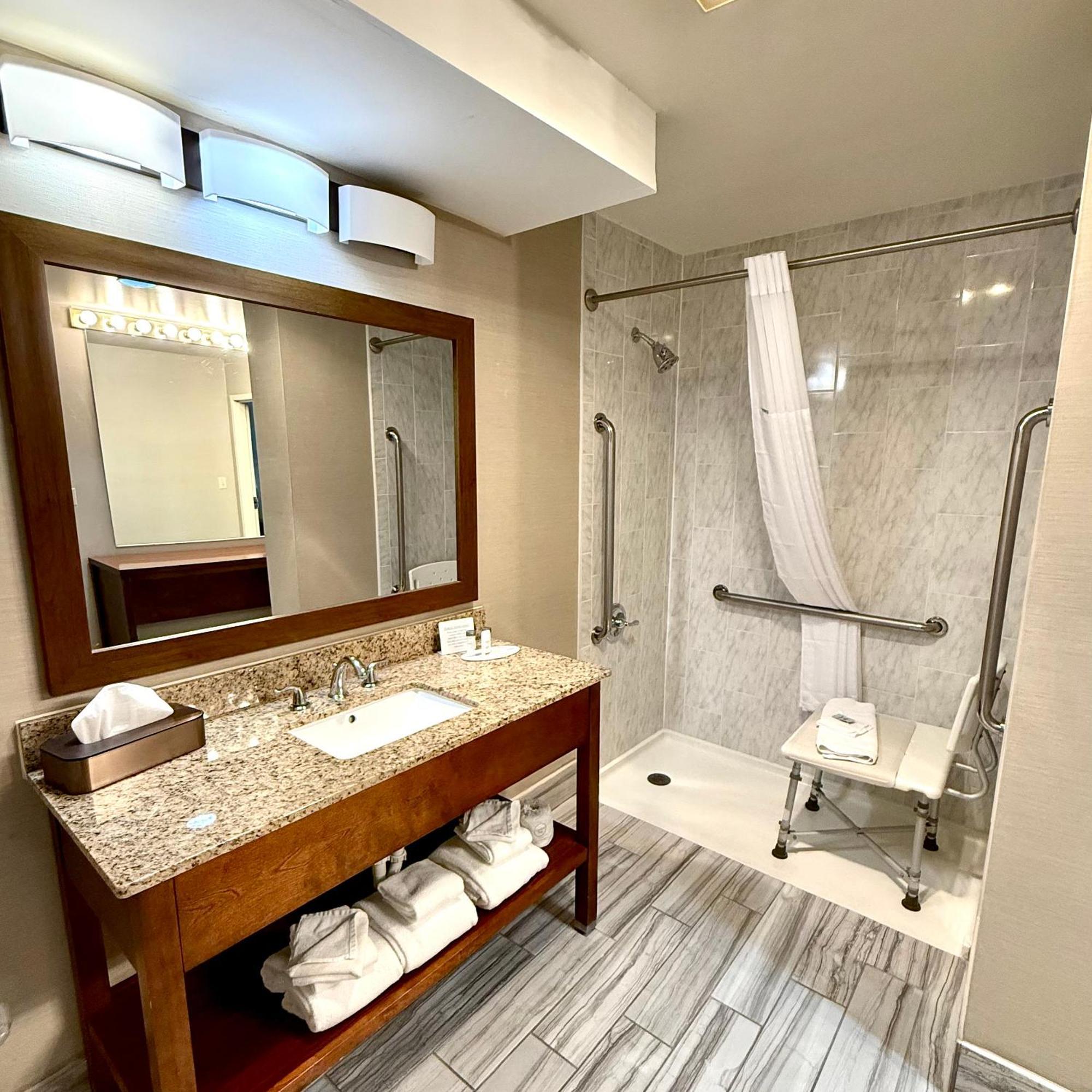 Ramada By Wyndham Denver International Airport Экстерьер фото