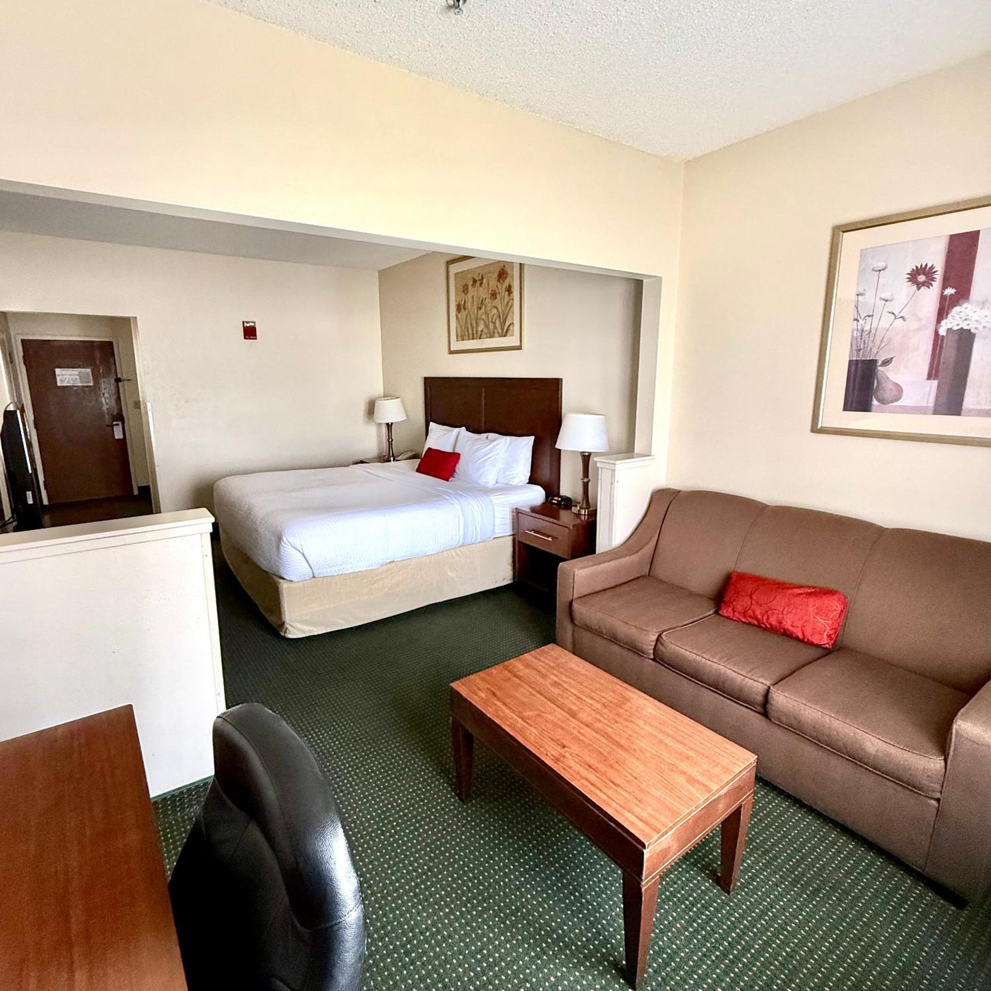 Ramada By Wyndham Denver International Airport Экстерьер фото